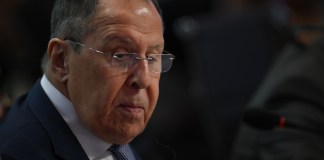 Salvar al soldado Lavrov, el jefe de la diplomacia de la guerra en Ucrania