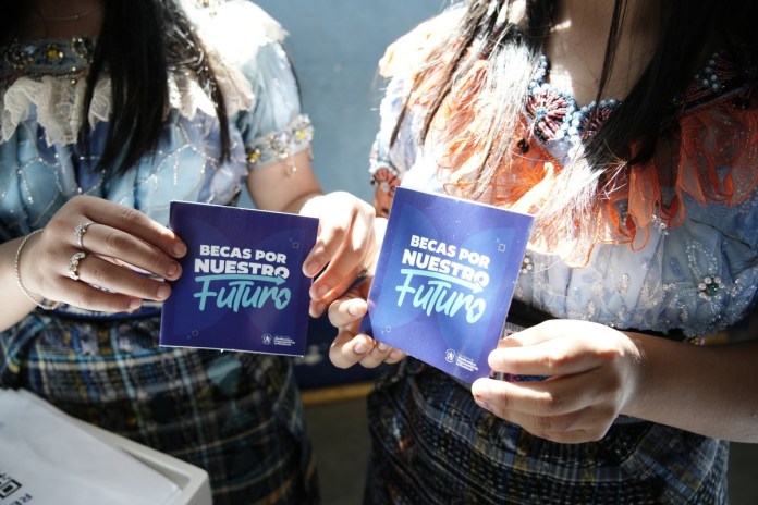 Tercera convocatoria de becas del gobierno da inicio, cierre de postulación hasta enero de 2026.