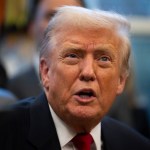 Presidente de Estados Unidos, Donald Trump, durante una reunión en la oficina Oval de la Casa Blanca. Foto La Hora: EFE
