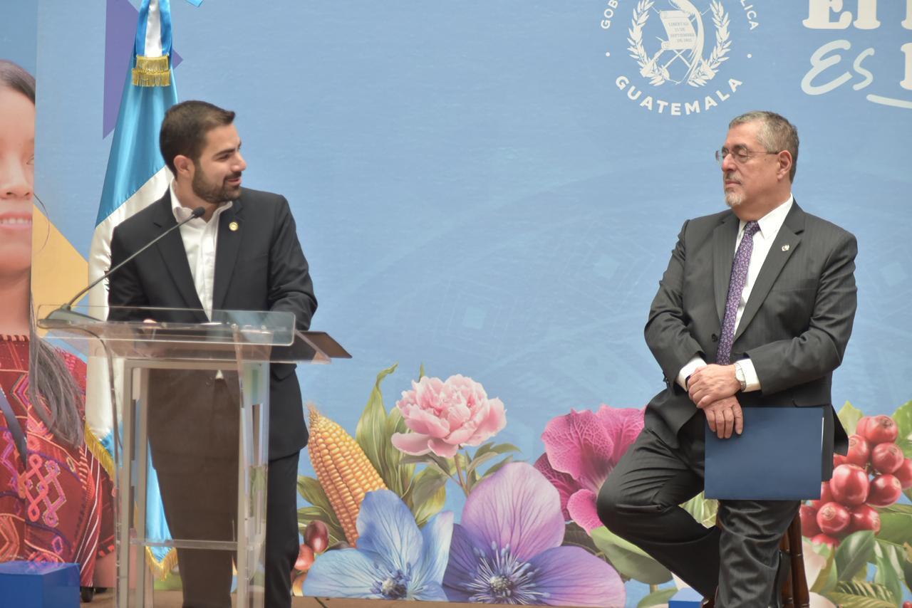 Santiago Palomo es nombrado como embajador por Guatemala ante la Ciudad del Vaticano