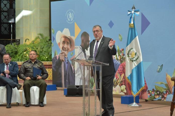 955c8152-1e7d-4095-a8e9-d2b0f80983d3 Salario mínimo 2026 a la espera de informe completo para la toma de decisión, afirma Arévalo.