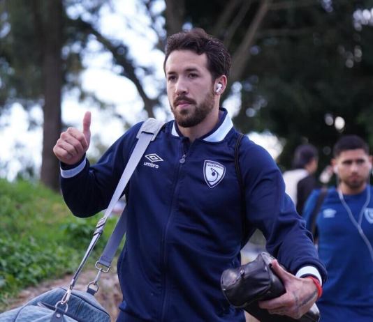 Aarón Herrera, a pesar de que Guatemala no logró clasificarse al Mundial 2026, confirmó su continuidad con la Selección Nacional.