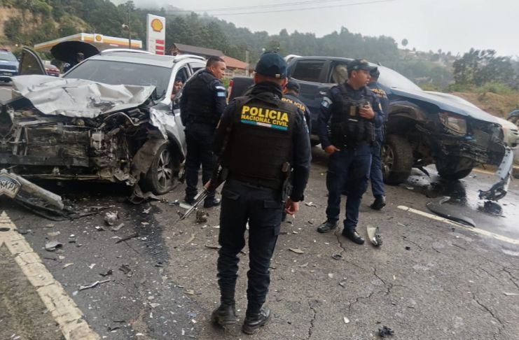 Distintas organizaciones y asociaciones del país indicaron que se debe legislar para reducir los índices de accidentes viales. Foto La Hora: Bomberos Voluntarios