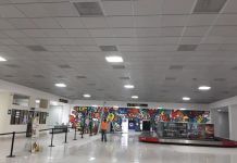 Sala de abordaje y de migración del aeropuerto Mundo Maya mejora iluminación La iluminación en la sala de abordaje e iluminación está siendo mejorada en la terminal aérea. Foto La Hora: Aeropuerto Mundo Maya