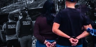 Agentes de la PNC capturan a investigadores de la DEIC. Foto La Hora: Mingob