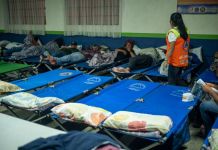 Albergue habilitado por Conred debido a época fría. Foto La Hora: Conred