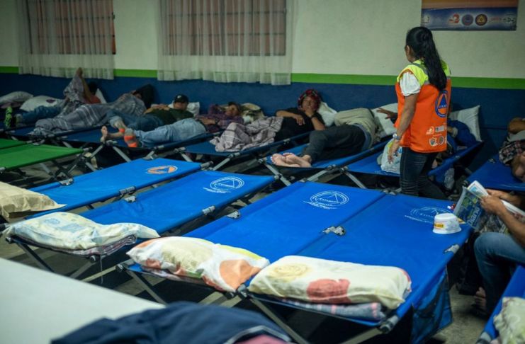 Albergue habilitado por Conred debido a época fría. Foto La Hora: Conred