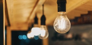 Anuncian rebajas en las tarifas del servicio de energía eléctrica para algunos sectores del país