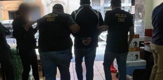Auxiliar administrativo del Inacif es capturado por el delito de hurto. Foto La Hora