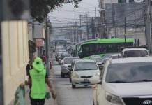 Así está el panorama vial: Muni reporta congestión por Black Friday, fin de mes y eventos en la ciudad Archivo de alta carga vehicular en la zona 1 capitalina. Foto La Hora: Jose Orozco