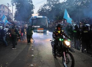 Así fue la llegada de la Bicolor. Foto La Hora: Daniel Ramírez