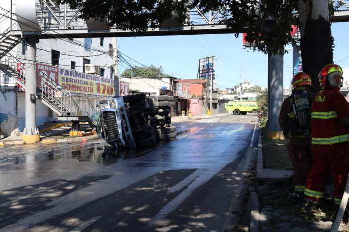 Bomberos Municipales camion cisterna
