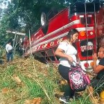 Bus volcado en ruta al Pacífico, km 78. Foto La Hora: Shark Noticias