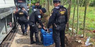 PNC informó sobre la localización de una maleta con presunta marihuana. Foto La Hora: PNC.