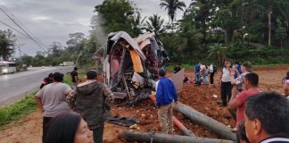 Autobús accidentado. Foto La Hora: RR.SS.