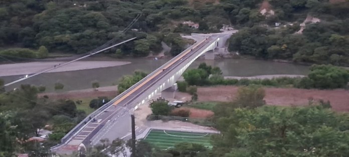 CIV completa la construcción del segundo puente más grande del país que facilitará el comercio y desarrollo