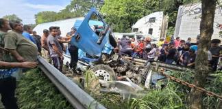 Un hecho de tránsito ocurrido en el kilómetro 117 de la ruta CA-2 Occidente. Foto La Hora: RR.SS.