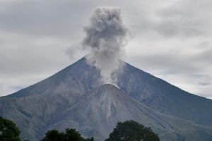Volcán Santiaguito: el complejo de cuatro domos que surgió tras la erupción del Santa María