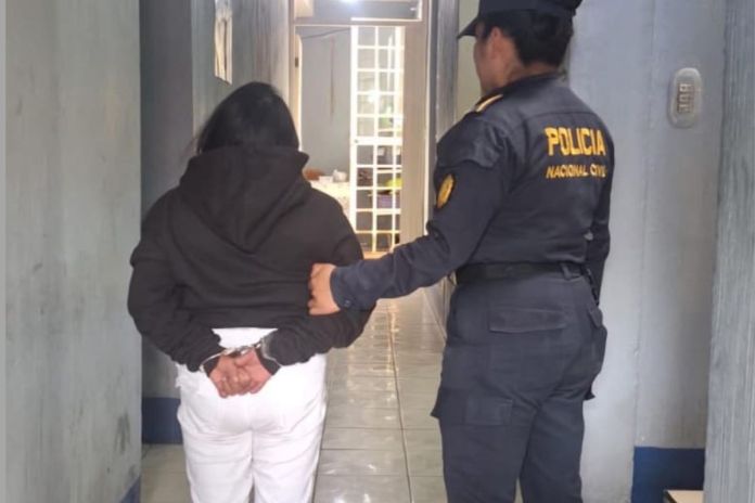 Capturan a ninera Niñera capturada por presuntamente gastar más de Q.70 mil de su empleadora. Foto La Hora: PNC