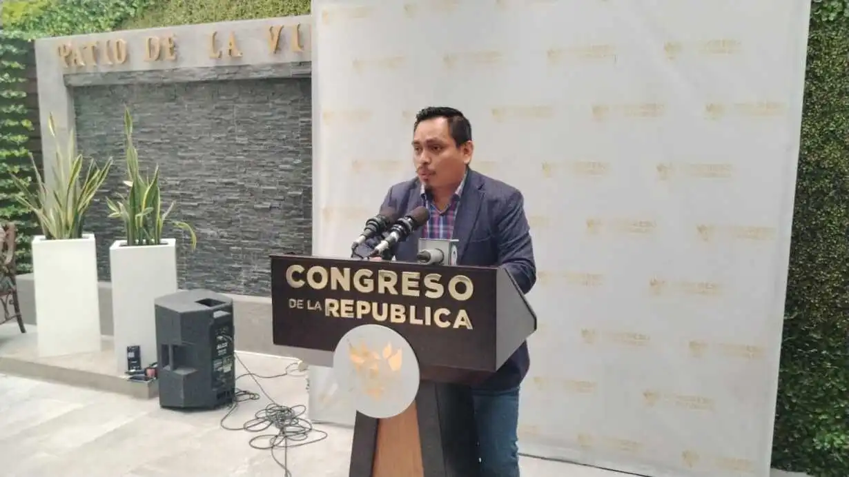 Diputado Chic invita al embajador de EE. UU. a observar comisión de postulación para magistrados del TSE