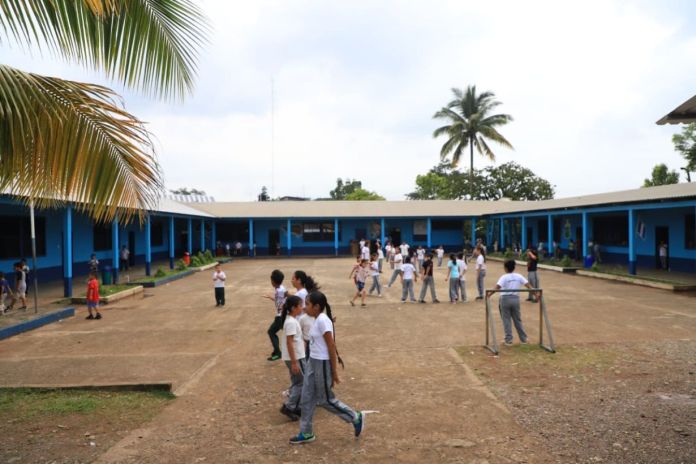 El ministerio de Educación informó que el ciclo escolar del otro año comenzará oficialmente el 2 de febrero. Foto La Hora: Ministerio de Educación
