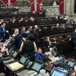 Congreso en sesión ordinaria para aprobar presupuesto 2026. Foto La Hora: José Orozco.