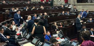 Congreso en sesión ordinaria para aprobar presupuesto 2026. Foto La Hora: José Orozco.
