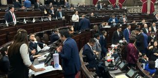 En una larga jornada, el Congreso de la República aprobó el presupuesto 2026 la mañana de este miércoles. Foto La Hora: Congreso