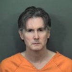 Acusan a un hombre en Indiana por el homicidio de una empleada doméstica que se presentó en la puerta equivocada.