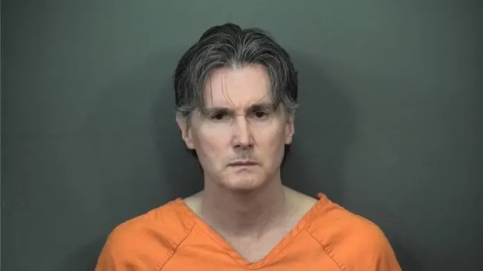 Curt Anderson Acusan a un hombre en Indiana por el homicidio de una empleada doméstica que se presentó en la puerta equivocada.