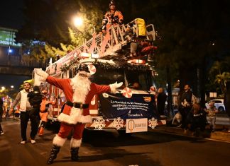 Desfile navideño del 2024 organizado por Benemérito Cuerpo Voluntario de Bomberos de Guatemala. Foto: CVB