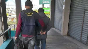 Detienen a hombre que se hacía pasar por empleado del Ministerio Público
