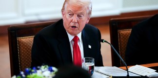 El presidente de Estados Unidos Donald Trump, exigió este viernes al Senado que se mantenga en sesión hasta llegar a un acuerdo para abrir el Gobierno federal.