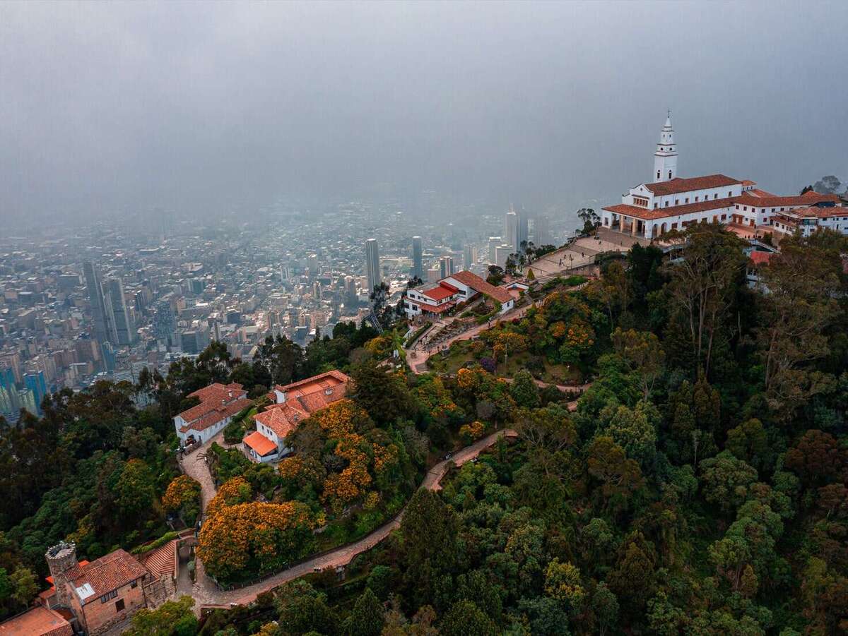 El Cerro de Monserrate, una parada imperdible al visitar el centro histórico de Bogotá