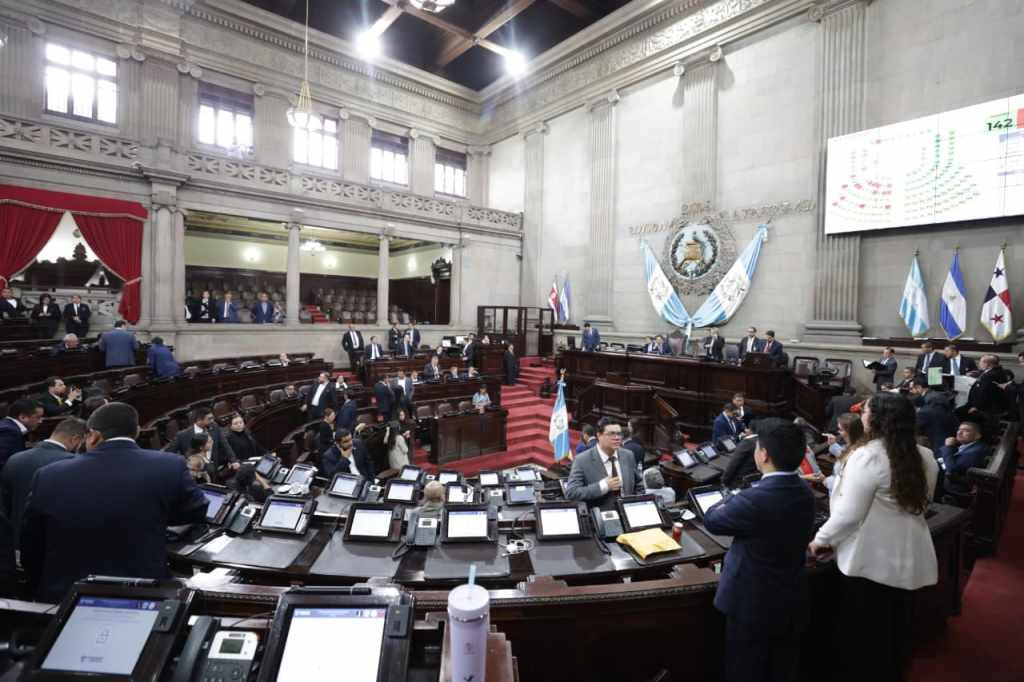 El Congreso busca adquirir computadoras para los curules de los diputados. Foto La Hora: Congreso 