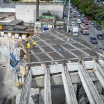 Trabajos en paso a desnivel de la Calzada Roosevelt continúan con fundición de lozas y planchas de concreto.