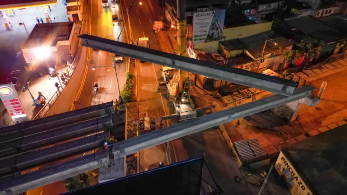 G4W-yatWQAEoLk6 (1) Cierre vehicular parcial para este jueves por trabajos en paso a desnivel de la Calzada Roosevelt.