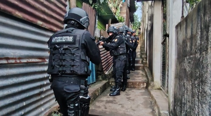 Secuestros Operativo Agentes antisecuestros de la Policía Nacional Civil.