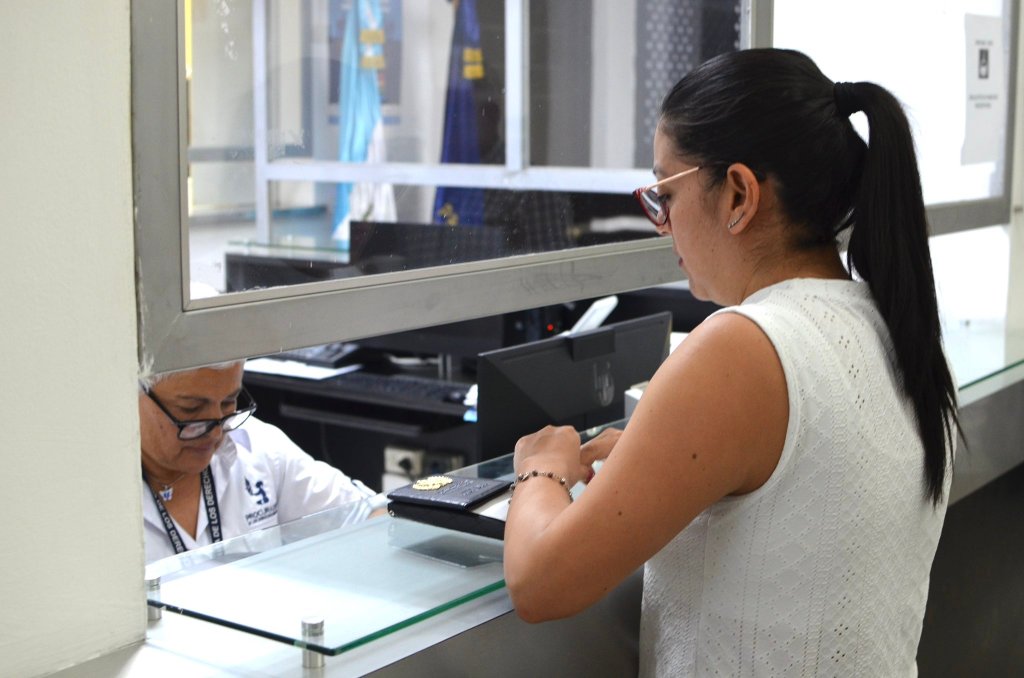 La diputada oficialista Victoria Palala presentó la acción contra Morales y Orellana. Foto La Hora: Victoria Palala