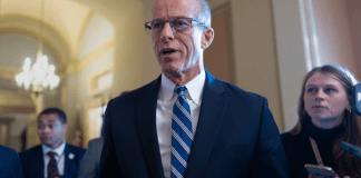 El Senado de Estados Unidos aprobó una iniciativa de ley para reabrir el gobierno. Foto La Hora: AP