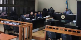 La audiencia por el caso Herrera Llerandi quedó suspendido luego que los querellantes adhesivo recusaran al juez Eduardo Orozco. Foto La Hora: Daniel Ramírez