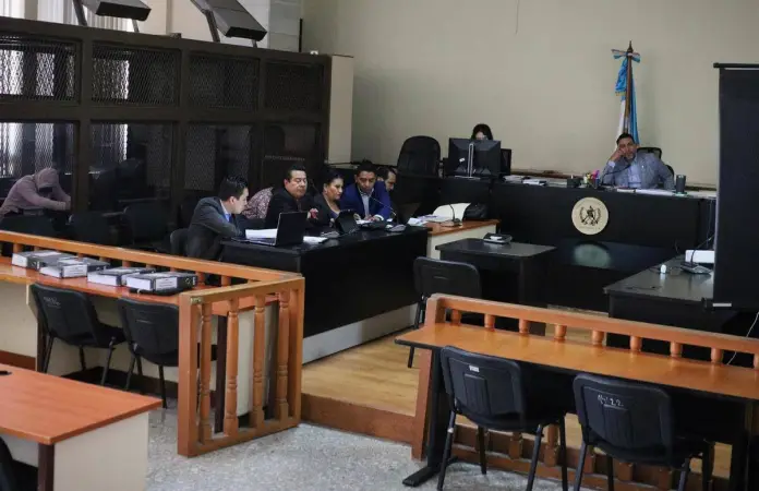 Herrera Llerandi La audiencia por el caso Herrera Llerandi quedó suspendido luego que los querellantes adhesivo recusaran al juez Eduardo Orozco. Foto La Hora: Daniel Ramírez