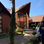 Imágenes de la mansión en una extensa finca vinculada a Giammattei, declarada en Q50 mil