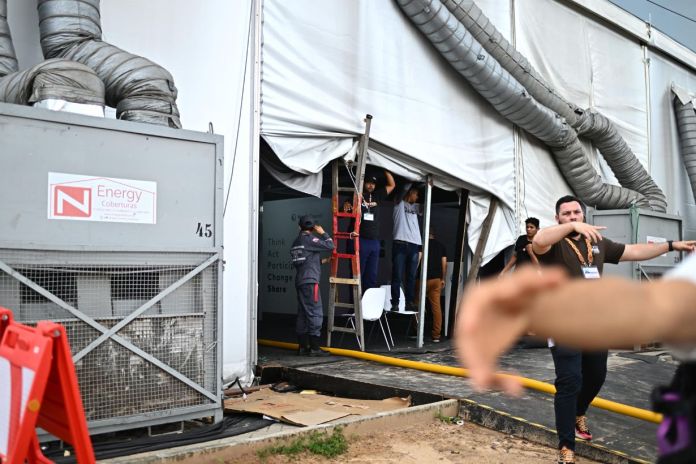 Incendio Cop3o_Brasil Las llamas se desataron en un punto de la llamada 'Zona Azul', administrada y controlada por las Naciones Unidas. Foto La Hora: EFE