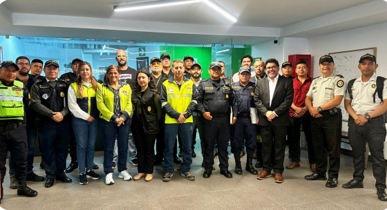 Vecinos de zona 13 impulsan proyecto de protección y seguridad junto a autoridades municipales. Foto La Hora