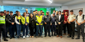 Vecinos de zona 13 impulsan proyecto de protección y seguridad junto a autoridades municipales. Foto La Hora