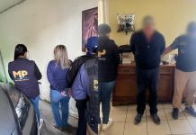 Capturados tras allanamientos del MP por caso de falsedad material, falsedad ideológica y casos especiales de estafa. Foto La Hora: MP