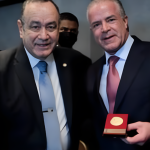 La amistad entre exministro de Giammattei y el dueño de Miss Universe, señalado de dirigir red de tráfico