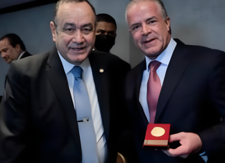 La amistad entre exministro de Giammattei y el dueño de Miss Universe, señalado de dirigir red de tráfico