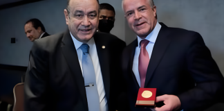 La amistad entre exministro de Giammattei y el dueño de Miss Universe, señalado de dirigir una red de tráfico La amistad entre exministro de Giammattei y el dueño de Miss Universe, señalado de dirigir red de tráfico